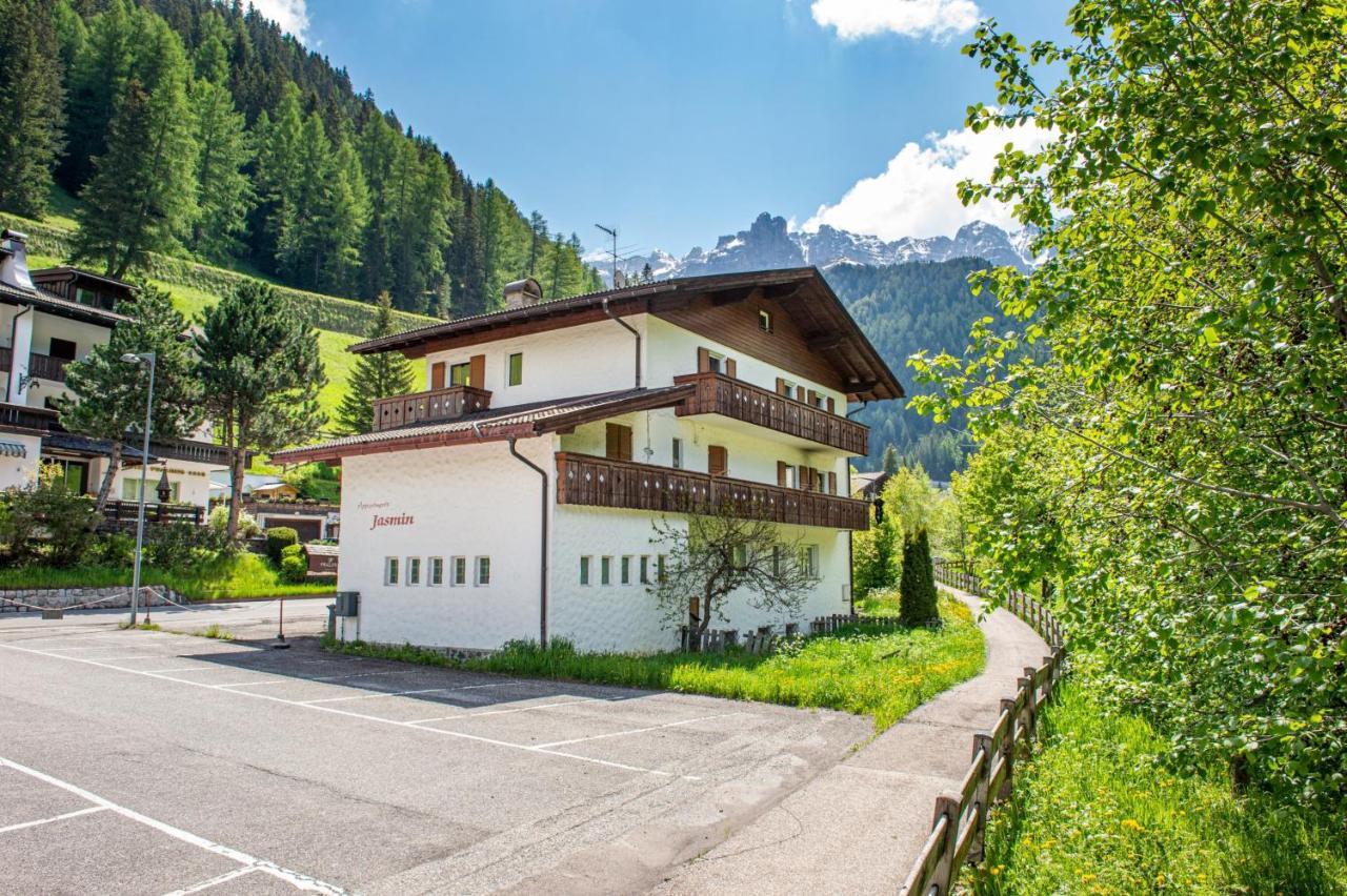 Apartments Jasmin Selva di Val Gardena Bagian luar foto