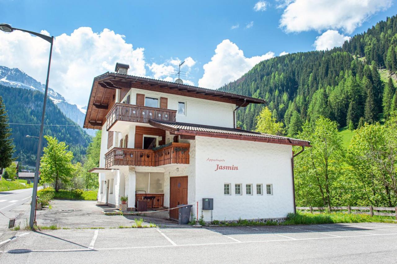Apartments Jasmin Selva di Val Gardena Bagian luar foto