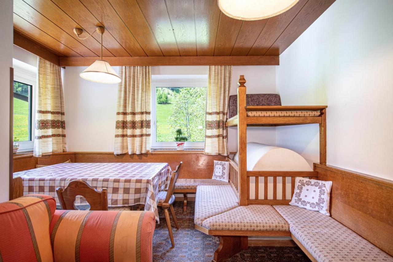 Apartments Jasmin Selva di Val Gardena Bagian luar foto